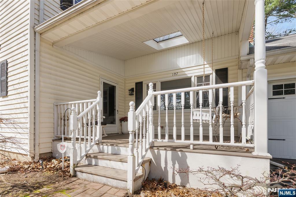 107 Buckingham Drive