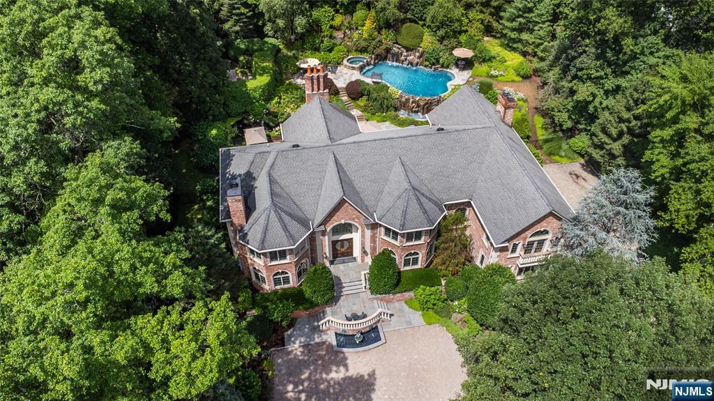 6 Adams Road