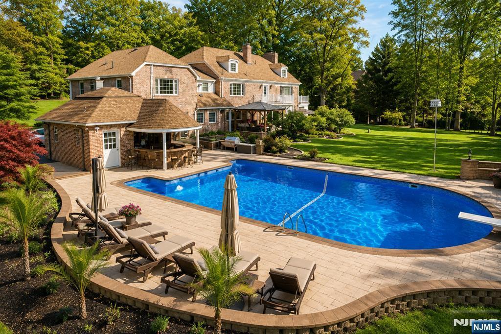 225 E Saddle River Road