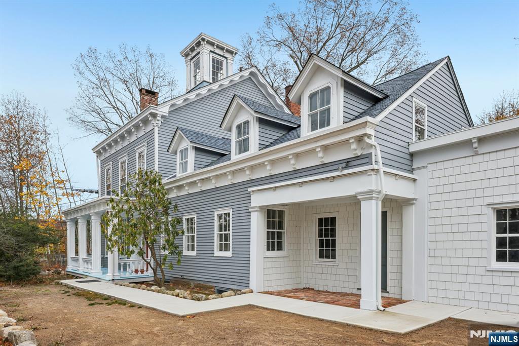 142 Island Road