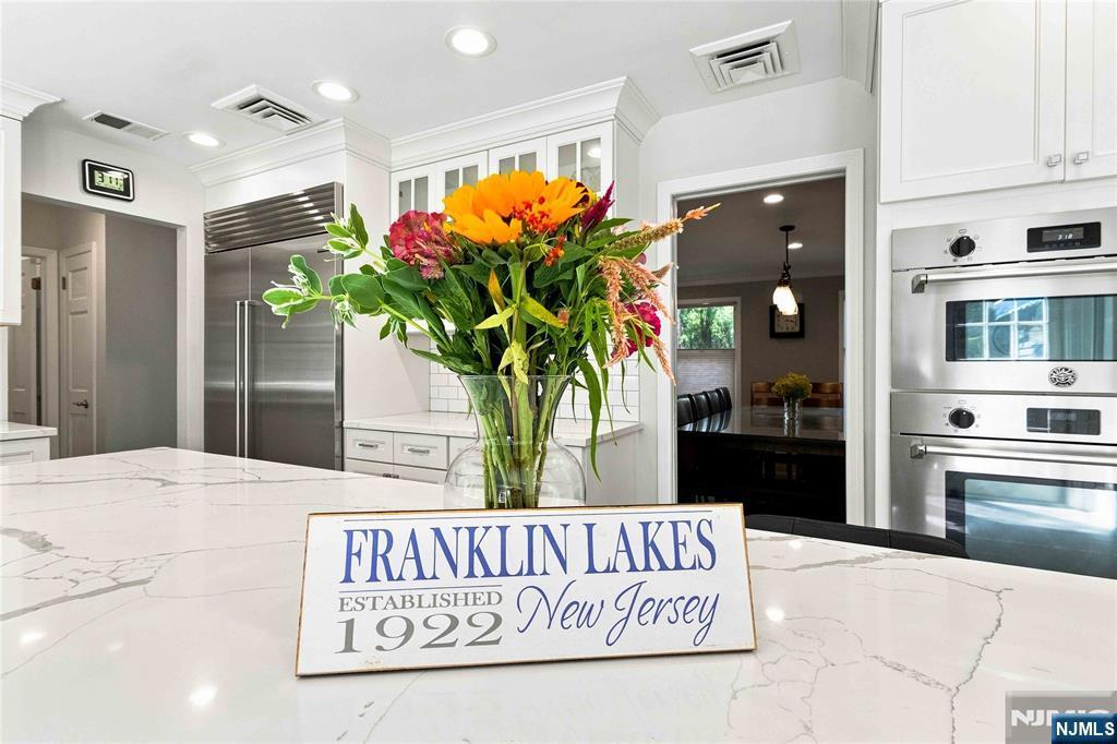 700 Oak Lane