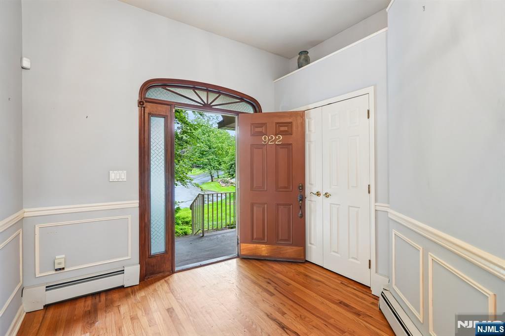 922 Hilltop Terrace