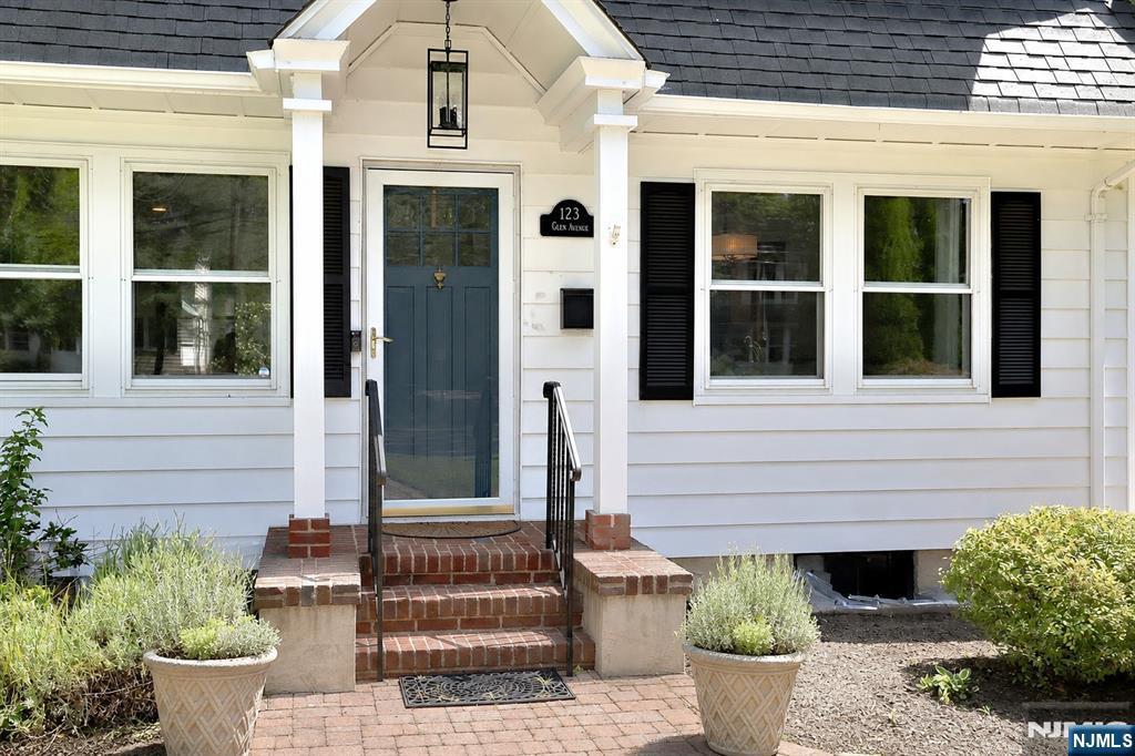 123 Glen Avenue
