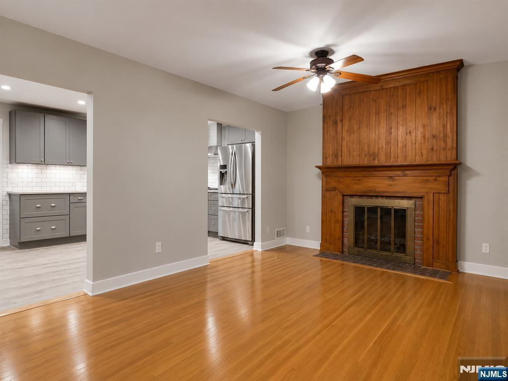 19 W Park Avenue