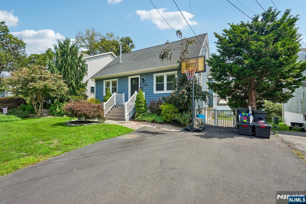 122 Maplewood Avenue