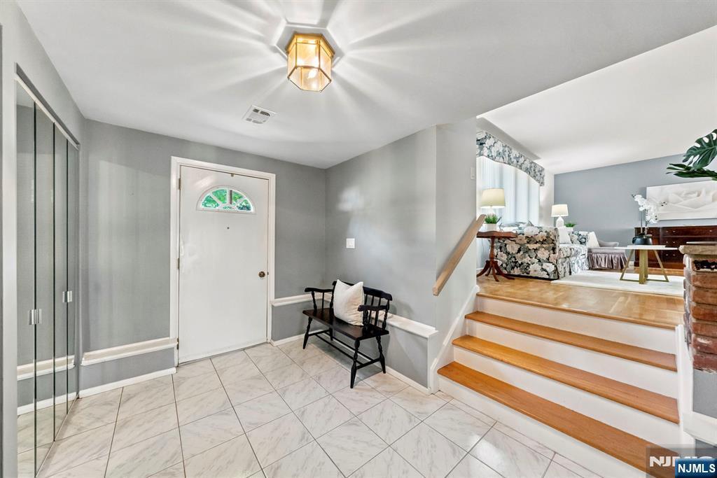 33 Waling Drive