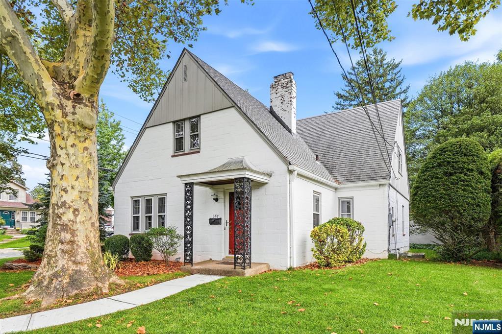 688 Bogert Road