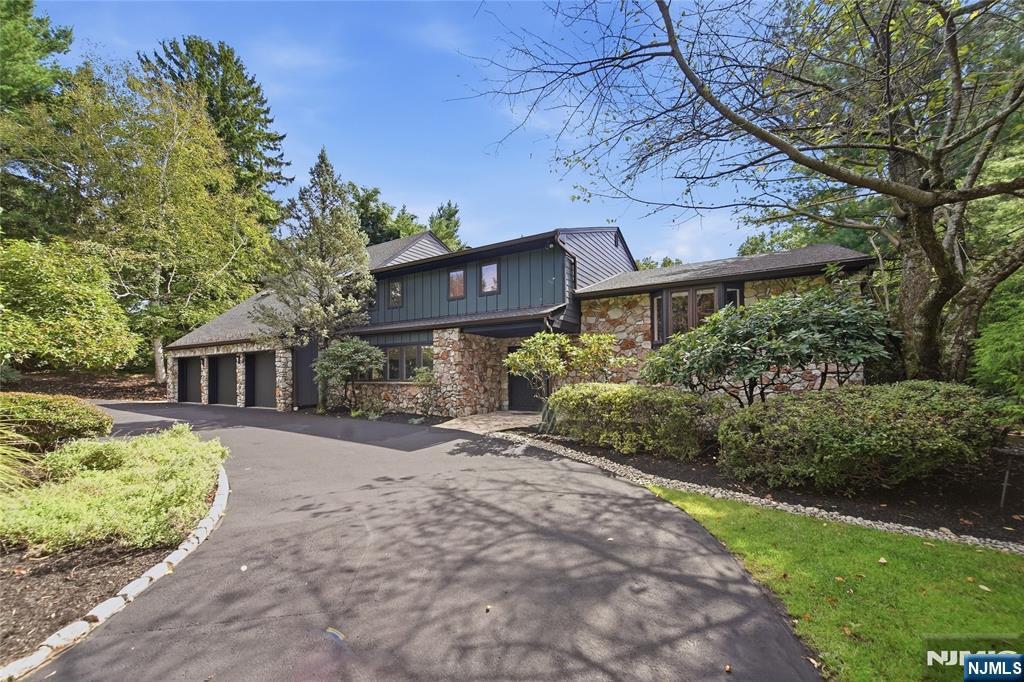 299 Forest Road