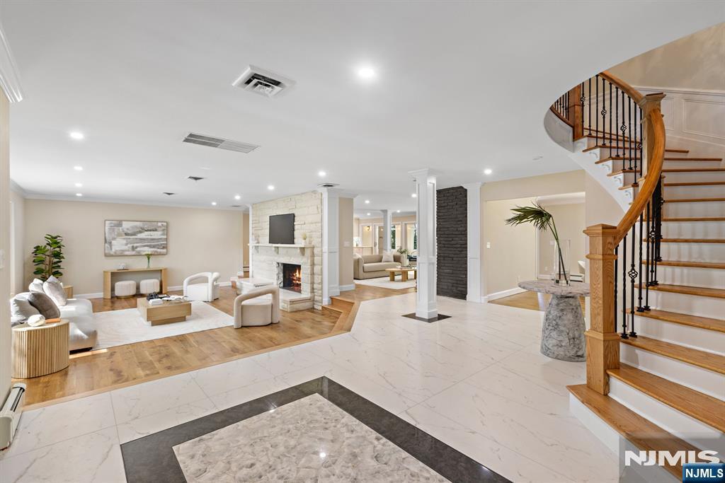 17 Deerhill Drive