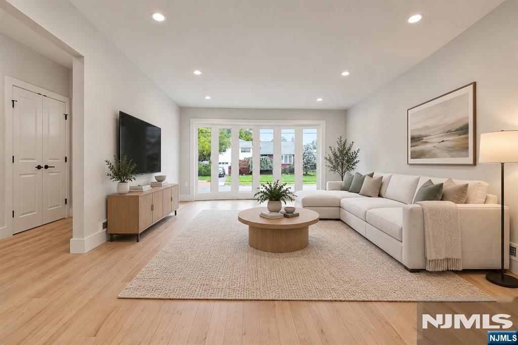 721 Schaefer Avenue